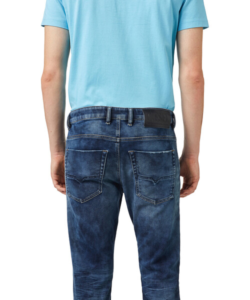 DIESEL（ディーゼル）の「DIESEL FW21 デニムパンツ ジョグジーンズ レギュラーフィット BCI サステナブル（デニムパンツ・メンズ・ブルー・30inch/26inch/28inch/34inch/32inch/36inch）」の5枚目の写真