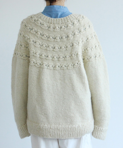 PAR ICI（パーリッシィ）の「ネパール手編み お花ボーダー求心プルオーバー（ニット/セーター・レディース・オフホワイト/マルチ・FREE）」の15枚目の写真