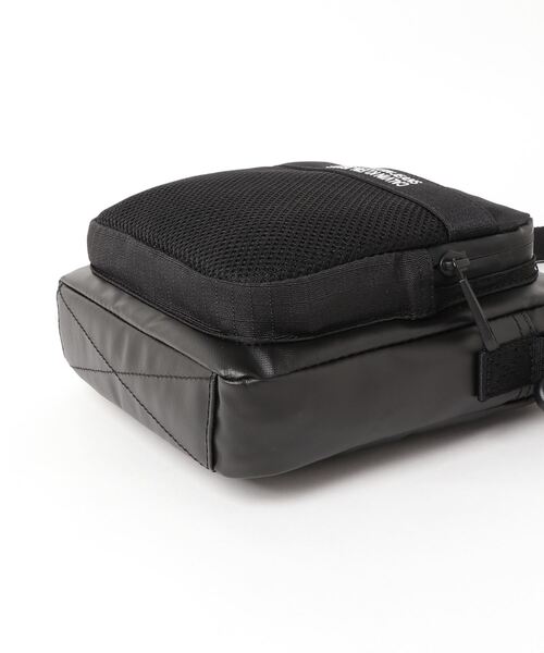 Calvin Klein Jeans Accessory（カルバン・クラインジーンズアクセサリー）の「CKJ UTILITY GRID ミニバッグ（ショルダーバッグ・メンズ・ブラック・FREE）」の3枚目の写真