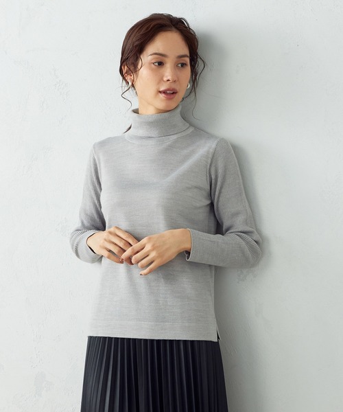 COMME CA ISM(コムサイズム)の「タートルネック ニットプルオーバー(ニット/セーター・レディース・ブラック/ベージュ/グレー/サックスブルー・SMALL/MEDIUM/LARGE)」の3枚目の写真