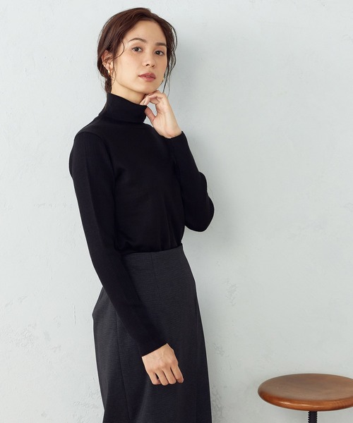 COMME CA ISM(コムサイズム)の「タートルネック ニットプルオーバー(ニット/セーター・レディース・ブラック/ベージュ/グレー/サックスブルー・SMALL/MEDIUM/LARGE)」の5枚目の写真