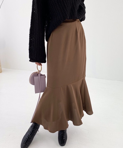 StyleSea(スタイルシー)の「サテンマーメイドスカート(スカート・レディース・ブラック/ベージュ/ブラウン/イエロー・FREE)」の3枚目の写真