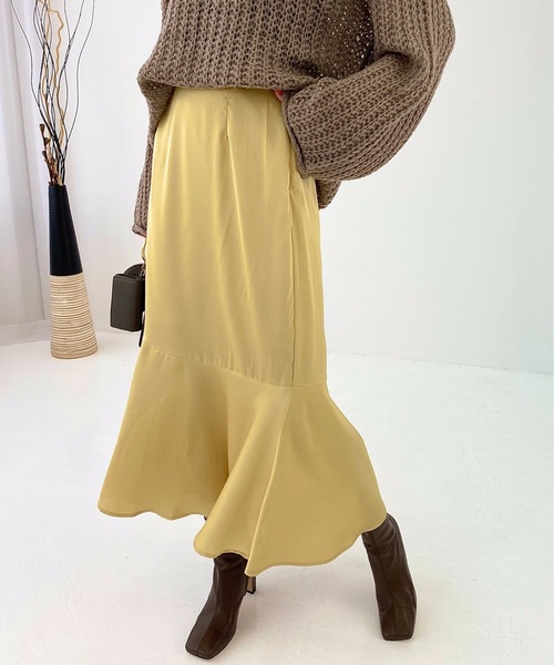 StyleSea(スタイルシー)の「サテンマーメイドスカート(スカート・レディース・ブラック/ベージュ/ブラウン/イエロー・FREE)」の4枚目の写真