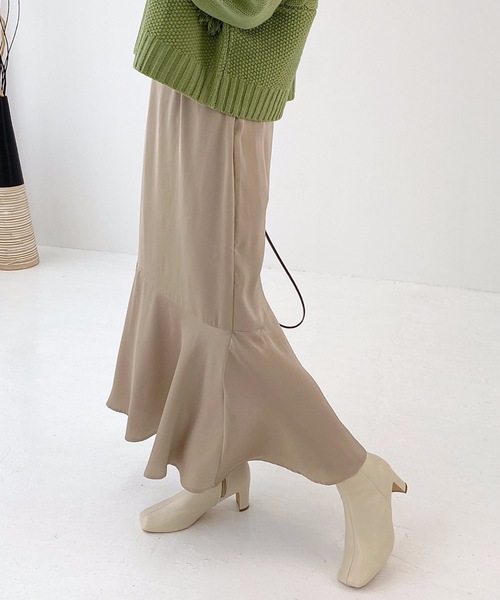 StyleSea(スタイルシー)の「サテンマーメイドスカート(スカート・レディース・ブラック/ベージュ/ブラウン/イエロー・FREE)」の11枚目の写真