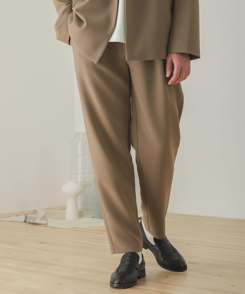SENSE OF PLACE by URBAN RESEARCH（センスオブプレイスバイアーバンリサーチ）の「『セットアップ対応』ダブルタックテーパードスラックスB（スラックス・メンズ・チャコールグレー/ブラウン/ベージュ・LARGE/MEDIUM）」の12枚目の写真