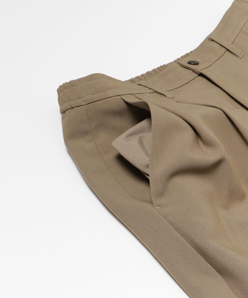 SENSE OF PLACE by URBAN RESEARCH（センスオブプレイスバイアーバンリサーチ）の「『セットアップ対応』ダブルタックテーパードスラックスB（スラックス・メンズ・チャコールグレー/ブラウン/ベージュ・LARGE/MEDIUM）」の16枚目の写真