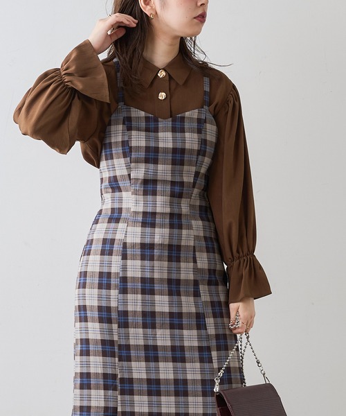 natural couture(ナチュラルクチュール)の「変わり釦キャンディスリーブシャツブラウス(シャツ/ブラウス・レディース・オフホワイト/ブラウン/ピンク・FREE)」の3枚目の写真