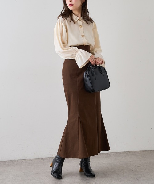 natural couture(ナチュラルクチュール)の「変わり釦キャンディスリーブシャツブラウス(シャツ/ブラウス・レディース・オフホワイト/ブラウン/ピンク・FREE)」の6枚目の写真