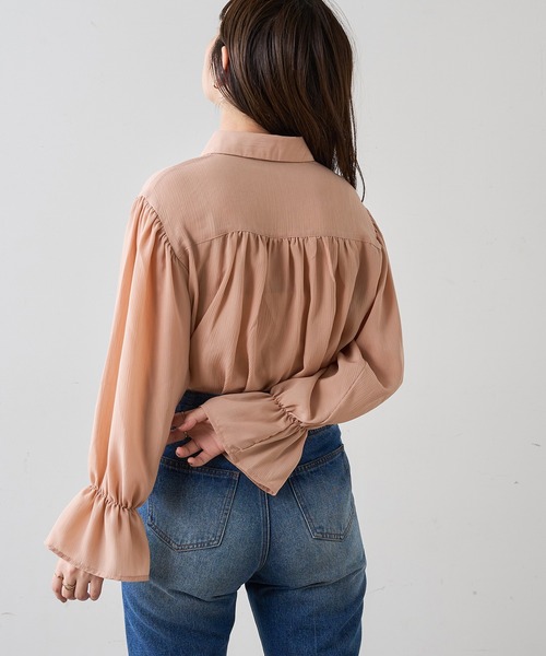 natural couture(ナチュラルクチュール)の「変わり釦キャンディスリーブシャツブラウス(シャツ/ブラウス・レディース・オフホワイト/ブラウン/ピンク・FREE)」の12枚目の写真