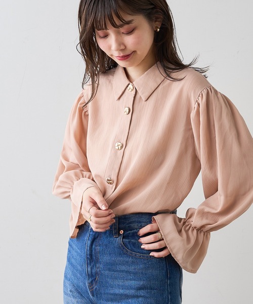 natural couture(ナチュラルクチュール)の「変わり釦キャンディスリーブシャツブラウス(シャツ/ブラウス・レディース・オフホワイト/ブラウン/ピンク・FREE)」の7枚目の写真