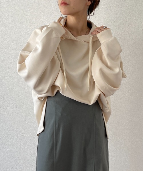 wee9s（ウィークス）の「volume sleeve over size bonding ponte hoodie / お尻すっぽりボリュームスリーブオーバーサイズボンディングフーディーパーカー（パーカー・レディース・ブラック/アイボリー/グリーン・FREE）」の7枚目の写真