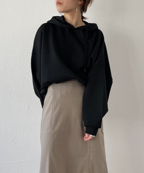 wee9s（ウィークス）の「volume sleeve over size bonding ponte hoodie / お尻すっぽりボリュームスリーブオーバーサイズボンディングフーディーパーカー（パーカー・レディース・ブラック/アイボリー/グリーン・FREE）」の15枚目の写真