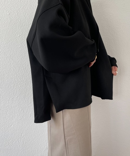 wee9s（ウィークス）の「volume sleeve over size bonding ponte hoodie / お尻すっぽりボリュームスリーブオーバーサイズボンディングフーディーパーカー（パーカー・レディース・ブラック/アイボリー/グリーン・FREE）」の21枚目の写真