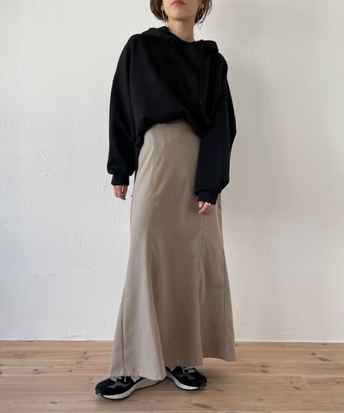 wee9s（ウィークス）の「volume sleeve over size bonding ponte hoodie / お尻すっぽりボリュームスリーブオーバーサイズボンディングフーディーパーカー（パーカー・レディース・ブラック/アイボリー/グリーン・FREE）」の22枚目の写真