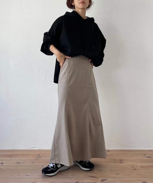 wee9s（ウィークス）の「volume sleeve over size bonding ponte hoodie / お尻すっぽりボリュームスリーブオーバーサイズボンディングフーディーパーカー（パーカー・レディース・ブラック/アイボリー/グリーン・FREE）」の16枚目の写真