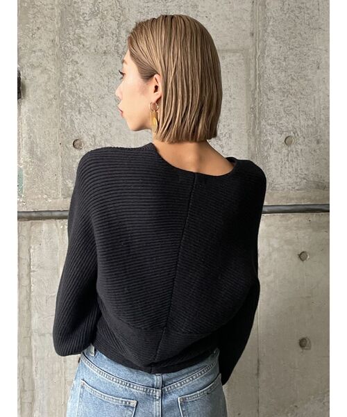 EMODA（エモダ）の「ワイドクロスニット（ニット/セーター・レディース・ブラック/ベージュ/ピンク/マスタード・FREE）」の10枚目の写真