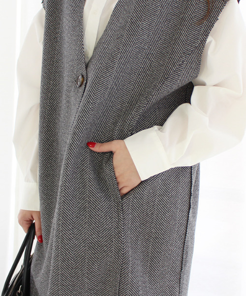 MODE ROBE（モードローブ）の「Vカットヘリンボーンロングベスト（ベスト・レディース・ブラウン/グレー/アイボリー・FREE）」の17枚目の写真