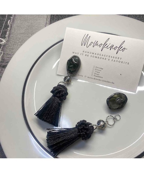 tone（トーン）の「【MOMOKINOKO】マーブルタッセル（pierce）(MA)（ピアス（両耳用）・レディース・ベージュ/ブラウン/ブラック/グレー/ゴールド・FREE）」の2枚目の写真