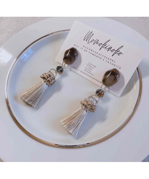 tone（トーン）の「【MOMOKINOKO】マーブルタッセル（pierce）(MA)（ピアス（両耳用）・レディース・ベージュ/ブラウン/ブラック/グレー/ゴールド・FREE）」の12枚目の写真