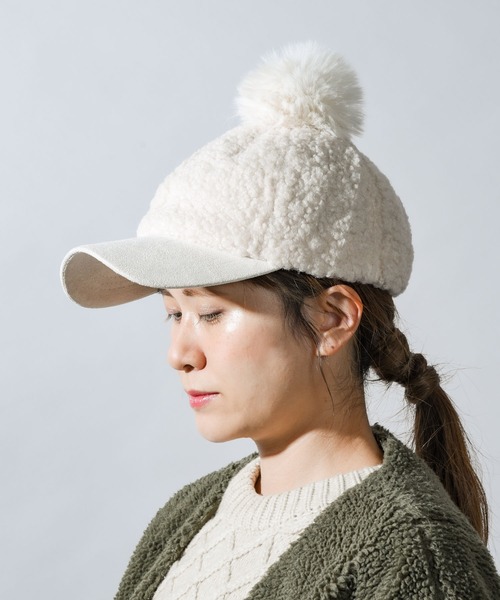 CALIFORNIA OUTFITTERS（カリフォルニア アウトフィッターズ）の「ポンポン付きボアキャップ（キャップ・レディース・ホワイト/ブラック/ベージュ/ブラウン・ONE SIZE）」の2枚目の写真
