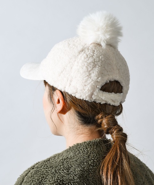 CALIFORNIA OUTFITTERS（カリフォルニア アウトフィッターズ）の「ポンポン付きボアキャップ（キャップ・レディース・ホワイト/ブラック/ベージュ/ブラウン・ONE SIZE）」の9枚目の写真