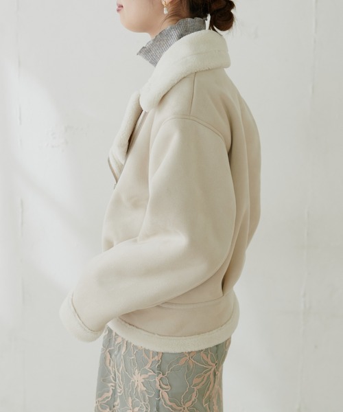natural couture(ナチュラルクチュール)の「ムートンライダースジャケット(ライダースジャケット・レディース・オフホワイト/ベージュ・FREE)」の14枚目の写真