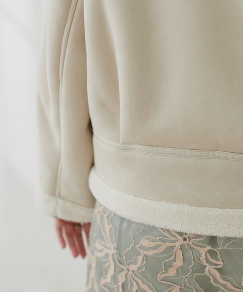 natural couture(ナチュラルクチュール)の「ムートンライダースジャケット(ライダースジャケット・レディース・オフホワイト/ベージュ・FREE)」の19枚目の写真