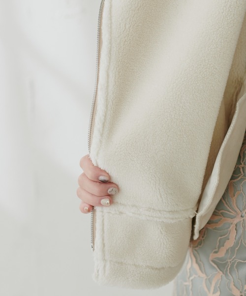 natural couture(ナチュラルクチュール)の「ムートンライダースジャケット(ライダースジャケット・レディース・オフホワイト/ベージュ・FREE)」の20枚目の写真