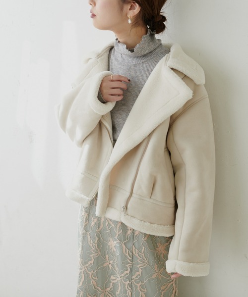 natural couture(ナチュラルクチュール)の「ムートンライダースジャケット(ライダースジャケット・レディース・オフホワイト/ベージュ・FREE)」の8枚目の写真