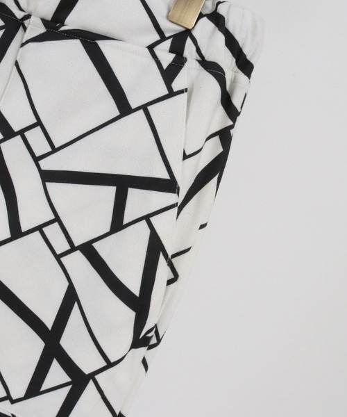 Magine(マージン)の「mp9730-PATTERNED GIMMICK PANTS パンツ(その他パンツ・メンズ・ホワイト×ブラック/ブラック×ホワイト/ブラック×イエロー・46/48/44)」の19枚目の写真