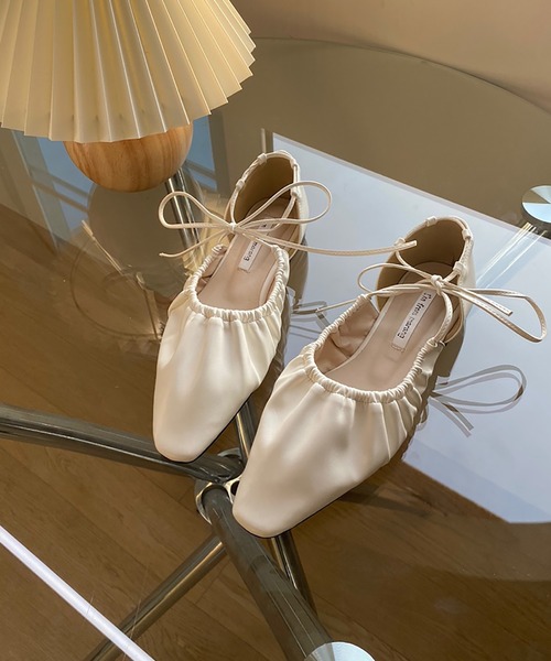 by muni:r（バイ ムニール）の「ラブリーリボンプリーツフラットシューズ（バレエシューズ・レディース・ホワイト/ブラック/ピンク/イエロー・23.0cm/24.0cm/25.0cm）」の10枚目の写真