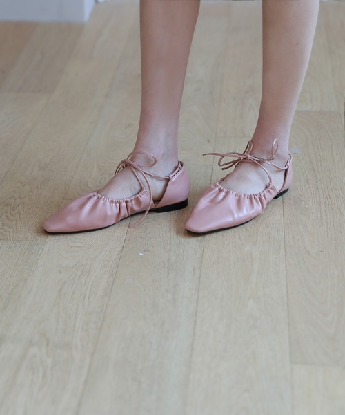 by muni:r（バイ ムニール）の「ラブリーリボンプリーツフラットシューズ（バレエシューズ・レディース・ホワイト/ブラック/ピンク/イエロー・23.0cm/24.0cm/25.0cm）」の20枚目の写真