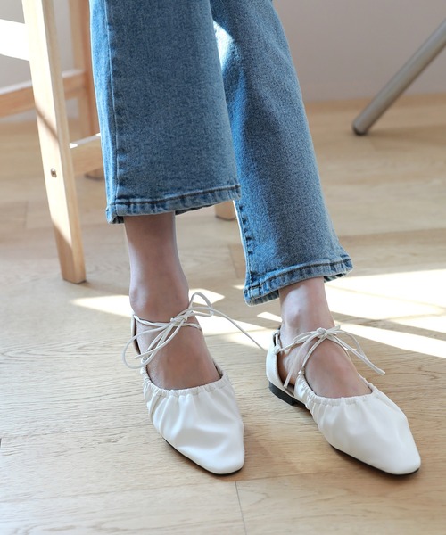 by muni:r（バイ ムニール）の「ラブリーリボンプリーツフラットシューズ（バレエシューズ・レディース・ホワイト/ブラック/ピンク/イエロー・23.0cm/24.0cm/25.0cm）」の13枚目の写真