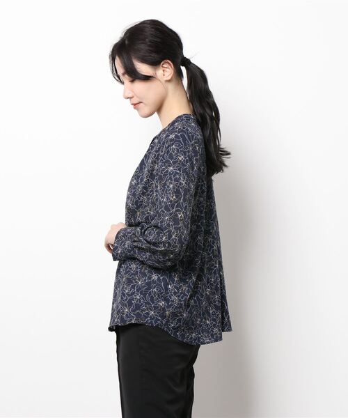 Te chichi（テチチ）の「前後2wayフラワーラインアートブラウス（シャツ/ブラウス・レディース・ネイビー/オフホワイト/ブルー・ﾌﾘ-）」の4枚目の写真