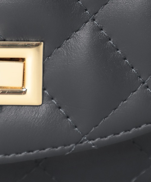 SLOBE IENA（スローブイエナ）の「《追加》【AULENTTI/オウレンティ】キルティングチェーンショルダーバッグ◆（ショルダーバッグ・レディース・ホワイト/ブラック/ネイビー・FREE）」の17枚目の写真