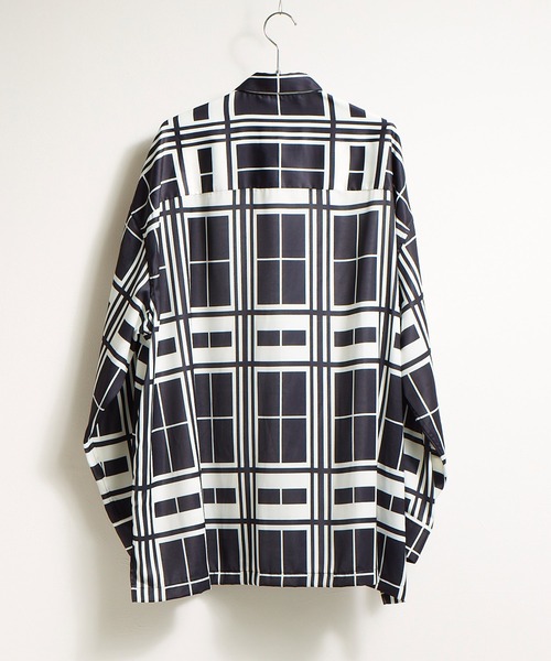 UN STELLA(アンステラ)の「【UNSTELLA】ALL GRAPHIC PRINTED SHIRT / ビッグシルエット グラフィックプリントシャツ(シャツ/ブラウス・メンズ・ブラック系/ネイビー系/ネイビー系1/レッド系/ホワイト系・MEDIUM/LARGE)」の9枚目の写真