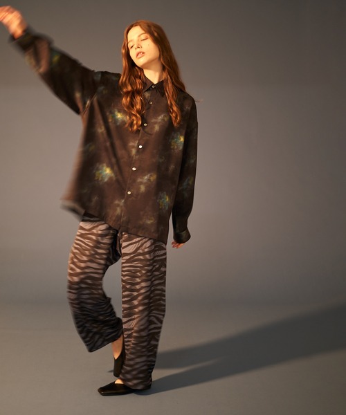 UN STELLA(アンステラ)の「【UNSTELLA】ALL GRAPHIC PRINTED SHIRT / ビッグシルエット グラフィックプリントシャツ(シャツ/ブラウス・メンズ・ブラック系/ネイビー系/ネイビー系1/レッド系/ホワイト系・MEDIUM/LARGE)」の8枚目の写真