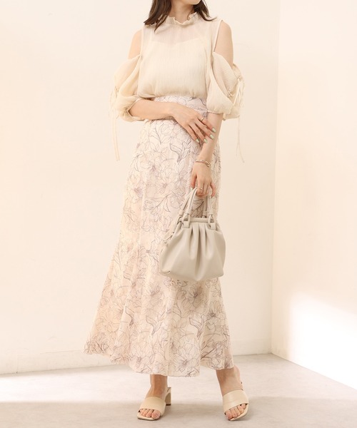 新品NICE CLAUP 立体花柄レース フレアスカート Fサイズ ピンク 新品NICE CLAUP 立体花柄レース フレアスカート Fサイズ ピンク