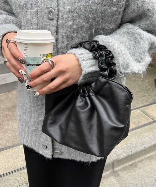 DISCOAT（ディスコート）の「ギャザーハンドルぷっくりバッグ