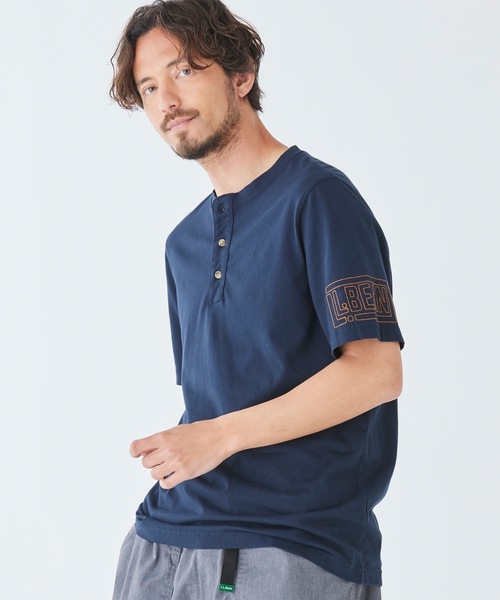 L.L.Bean(エルエルビーン)の「ケアフリー・アンシュリンカブル・ティ・ヘンリー・ウィズ・モチーフ、半袖 ジャパン・フィット(Tシャツ/カットソー・メンズ・ホワイト/グレー/ネイビー/ブラック/ブラック系/グレー系/ネイビー系/ホワイト系/ネイビー系1/グレー系1/ホワイト系1/ブラック系1/ネイビー系2/グレー系2/ブラック系2/ホワイト系2/ブラック系3/グレー系3/ネイビー系3/ホワイト系3・SMALL/LARGE/MEDIUM/XX-LARGE/X-LARGE)」の18枚目の写真