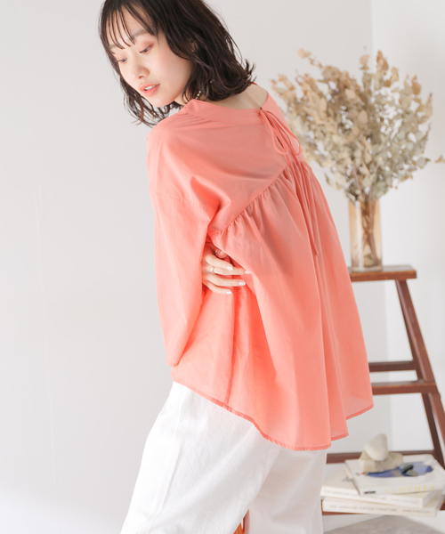 B.C STOCK（ベーセーストック）の「ギャザーボリュームチュニック（シャツ/ブラウス・レディース・ホワイト/ブラック/オレンジ・FREE）」の12枚目の写真
