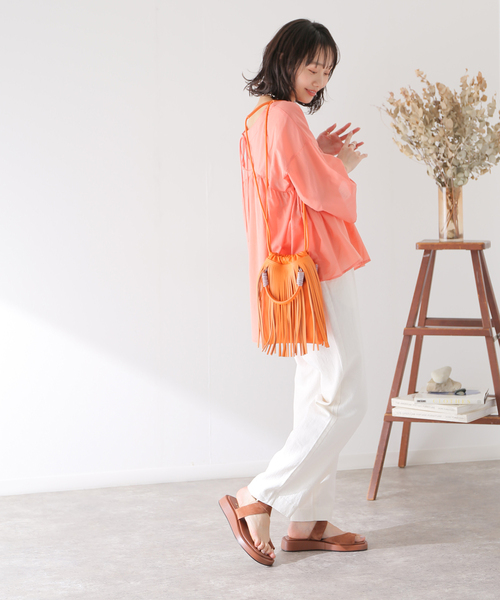 B.C STOCK（ベーセーストック）の「ギャザーボリュームチュニック（シャツ/ブラウス・レディース・ホワイト/ブラック/オレンジ・FREE）」の14枚目の写真