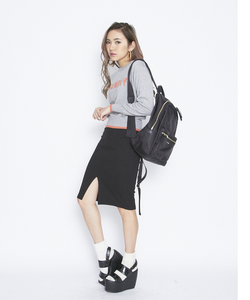 EVRIS(エヴリス)の「スリットポンチタイトSK(スカート・レディース・ブラック/カーキ/レッド・S/M)」の2枚目の写真