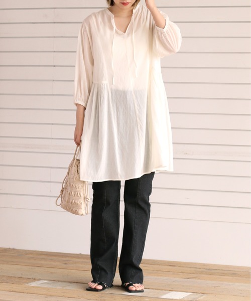 cepo(セポ)の「スリットネック サイドギャザーミニワンピース 2WAY(シャツワンピース・レディース・ブラック/オフホワイト・M)」の1枚目の写真