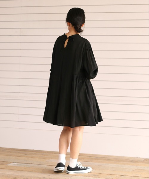 cepo(セポ)の「スリットネック サイドギャザーミニワンピース 2WAY(シャツワンピース・レディース・ブラック/オフホワイト・M)」の18枚目の写真