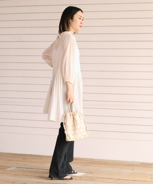 cepo(セポ)の「スリットネック サイドギャザーミニワンピース 2WAY(シャツワンピース・レディース・ブラック/オフホワイト・M)」の15枚目の写真