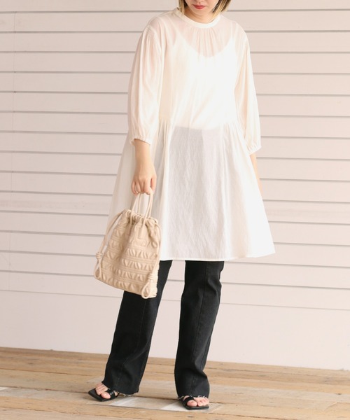 cepo(セポ)の「スリットネック サイドギャザーミニワンピース 2WAY(シャツワンピース・レディース・ブラック/オフホワイト・M)」の7枚目の写真