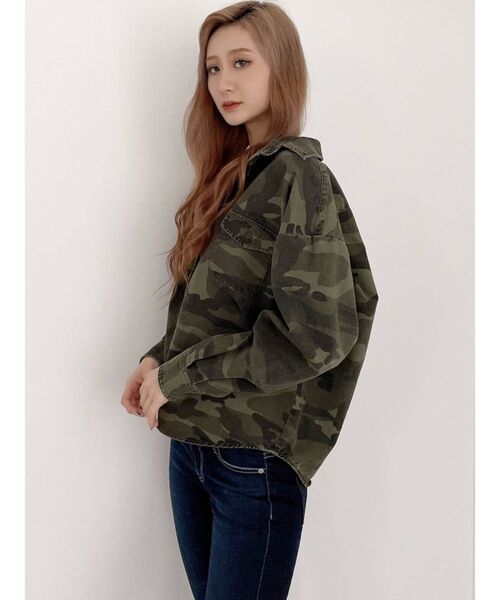 GYDA（ジェイダ）の「カモフラドルマンシャツ（シャツ/ブラウス・レディース・ベージュ/カーキ・FREE）」の7枚目の写真