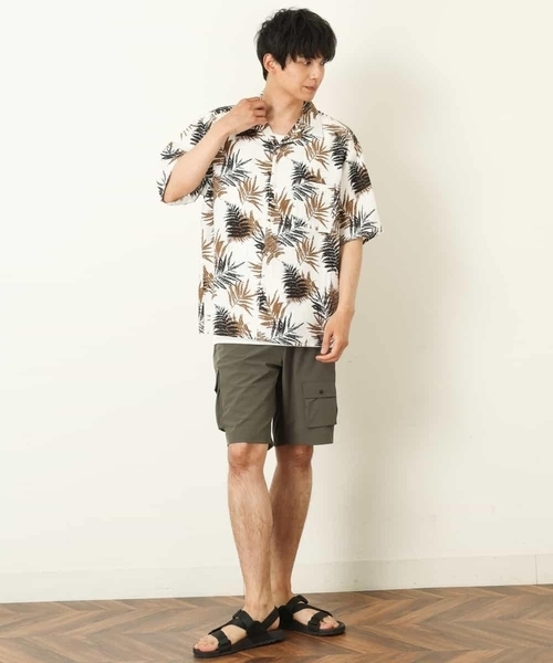 a.v.v（アーヴェヴェ）の「リーフ柄オープンカラーシャツ（シャツ/ブラウス・メンズ・ホワイト/カーキ・46/48/50）」の4枚目の写真