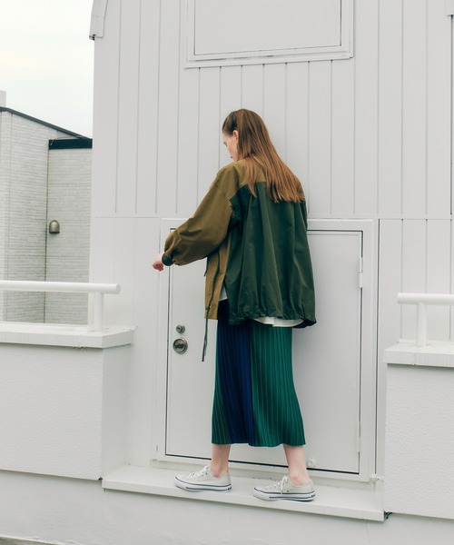 Editt by YECCA VECCA（エディットバイイェッカヴェッカ）の「パイピングデザインノーカラージャケット（ノーカラージャケット・レディース・ブラウン/カーキ・FREE）」の3枚目の写真